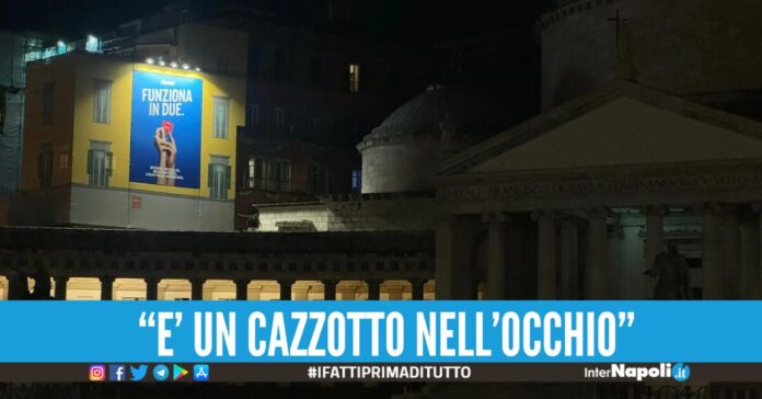 pubblicità profilattici piazza del plebiscito