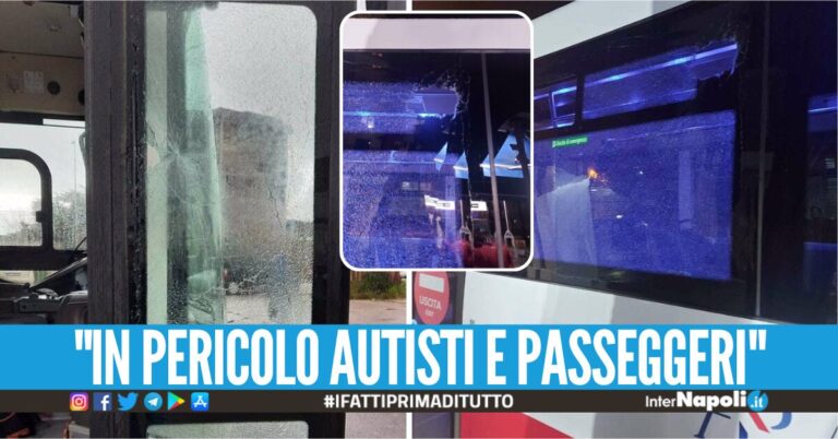 Bus sotto attacco nel Casertano, proiettili e sassi contro i finestrini: la denuncia