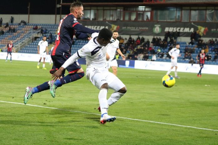 Serie C Girone C: analisi della 29esima giornata. Colpaccio del Giugliano sul campo del Crotone, il Benevento soffre ma vince con il Foggia