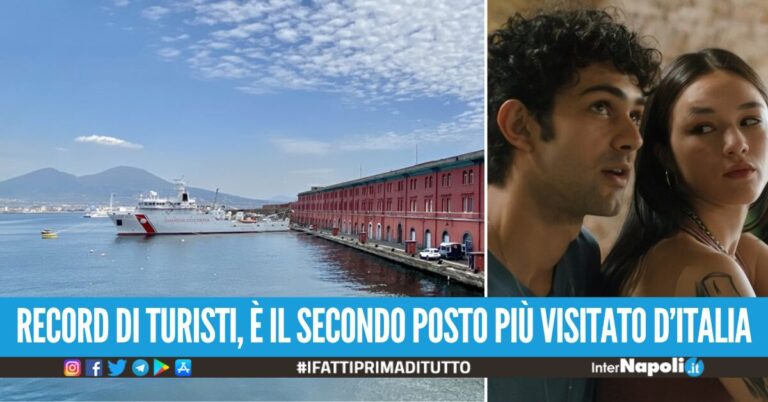 Effetto Mare Fuori, boom di turisti alla Base Navale di Napoli per visitare il set della serie