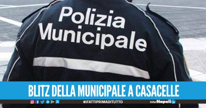 Occupazione abusiva di appartamenti a Giugliano, 12 famiglie denunciate dalla Municipale a Casacelle