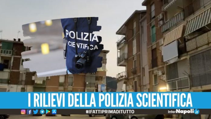 Paura nella '99' del rione Traiano, spari contro un'abitazione