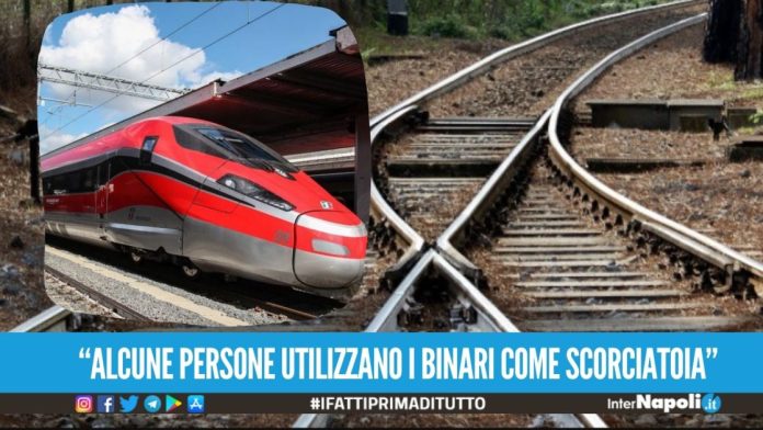 Dramma sui binari della stazione, muore travolto dal treno a Portici