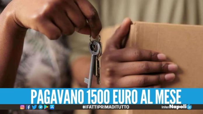 Villino fatiscente abitato da 14 persone, 2 denunciati nel Napoletano