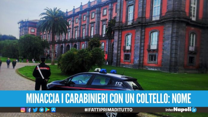 Tenta di rapinare un turista sul bus a Napoli, scatta l'arresto