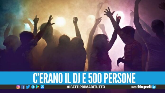 Festa abusiva scoperta sul lido a Torre del Greco, denunciati organizzatori e proprietario