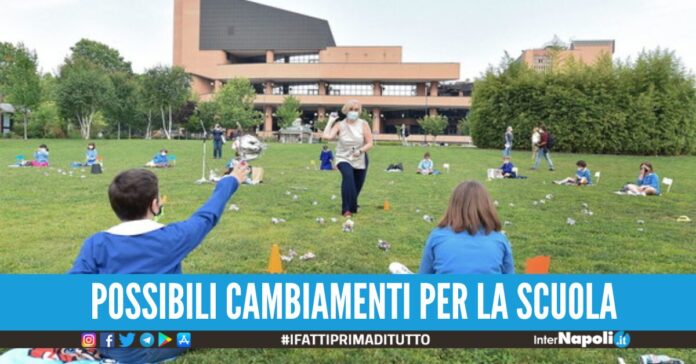 Vacanze diluite, si propone di andare a scuola anche in estate.