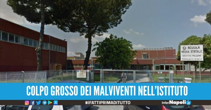 furto a scuola pomigliano
