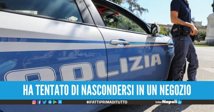 evade dai domiciliari a bordo di un'auto rubata