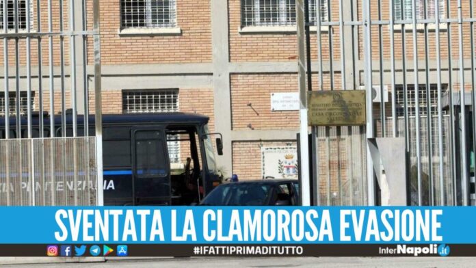 Tenta la fuga dai tetti dopo aver scavalcato il muro del carcere a Salerno