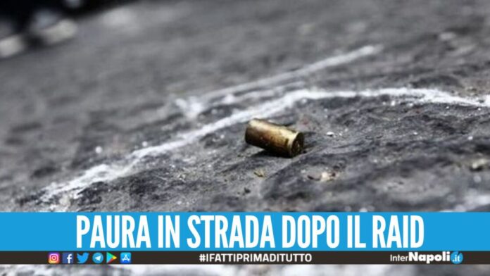 Colpi di pistola esplosi fuori al negozio, 28enne arrestato a Giugliano