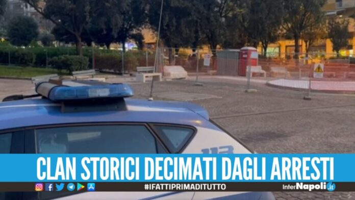 Innocente ferita nel parco giochi a Fuorigrotta, si indaga sulle tensioni tra i clan