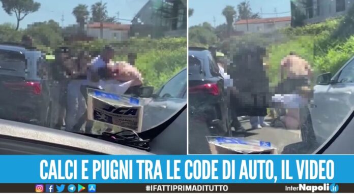 Follia nel traffico lungo la Domiziana, agente picchiato dal branco