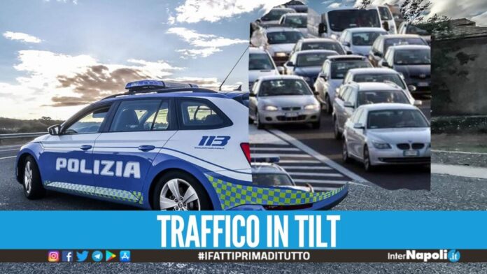 Oggi pomeriggio c'è un tamponamento a catena sulla tangenziale di Napoli che ha coinvolto otto auto. L'incidente si è verificato al chilometro