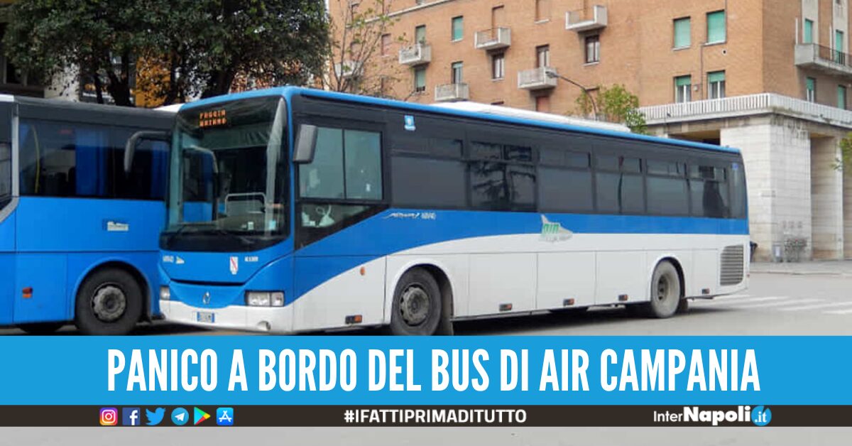 Sale Sul Bus E Cerca Di Strangolare L Autista Attimi Di Panico Sulla Linea Scampia Mondragone