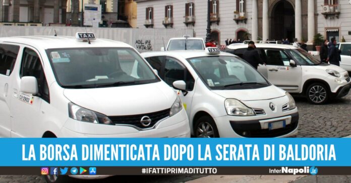 borsa taxi napoli tassista