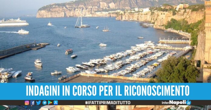 cadavere porto sorrento