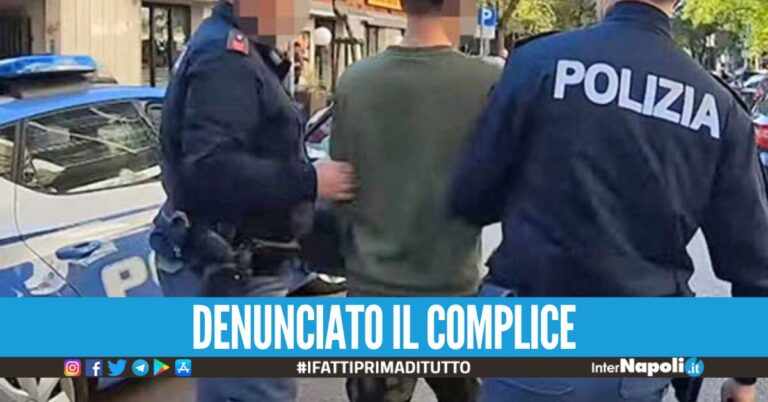 Spaccio di droga in strada a Scampia, 29enne non si accorge della polizia: arrestato