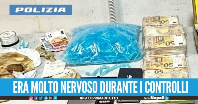 Sorpreso con 100mila euro in contanti, droga e armi a Fuorigrotta 55enne arrestato dalla polizia