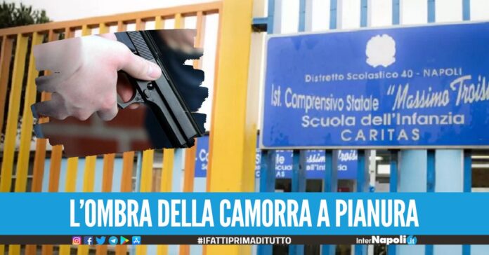 Terrore a Napoli, colpi di pistola contro la scuola Massimo Troisi