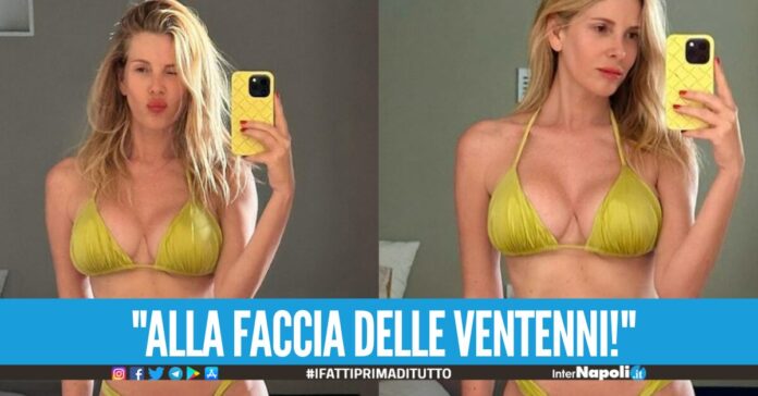 I 50 sono i nuovi 20, bikini da urlo per Alessia Marcuzzi: «E le ventenni zitte...»