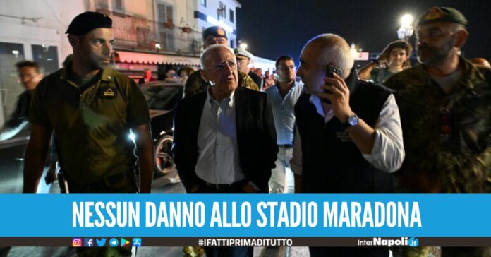 De Luca tra gli sfollati del terremoto di Pozzuoli Sono qui per tranquillizzarvi