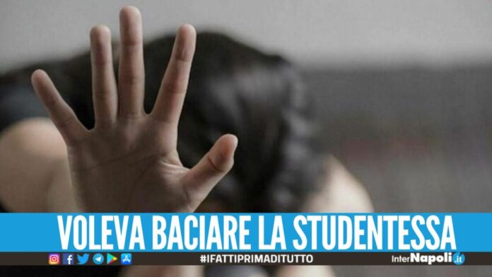 Ragazzina palpeggiata al ritorno da scuola, 41enne arrestato a Torre del Greco