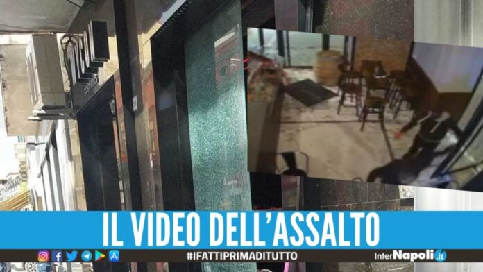 Sparano contro una vineria e svaligiano la profumeria, raid a Frattamaggiore