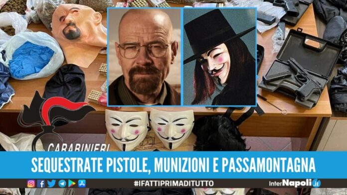 Blitz nel 'supermercato' dei rapinatori a Napoli: trovate le maschere di Breaking Bad e di V per Vendetta