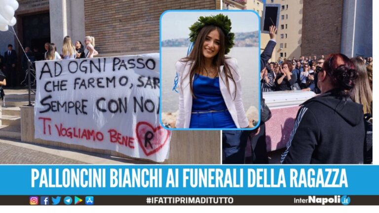 Lacrime e dolore ai funerali di Rita, addio alla 27enne morta a Napoli