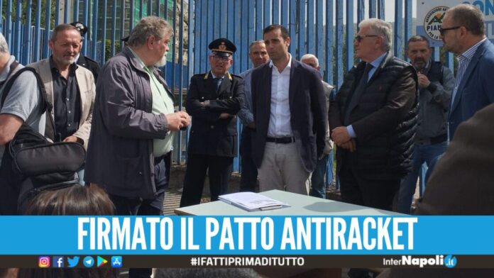 Colpi di pistola esplosi a Pianura, ripartono i lavori nel cantiere della scuola