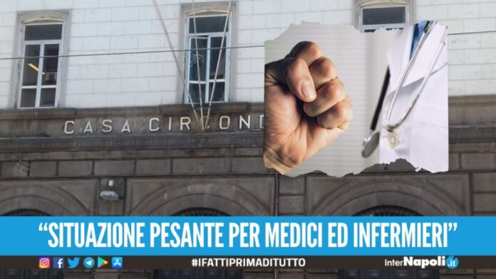 Colpisce il medico con un pugno, caos nel carcere di Poggioreale