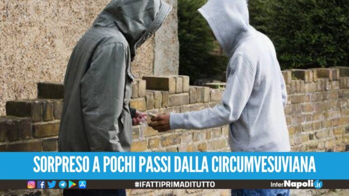 Beccato con il kit per lo spaccio a Castellammare, arrestato un 16enne