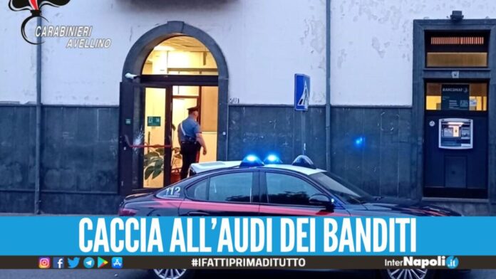 Furto in banca in Irpinia, ladri in fuga con un bottino da 15mila euro