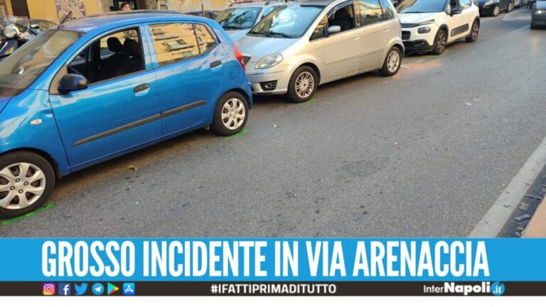 Maxi tamponamento a Napoli, coinvolti 5 veicoli: feriti in ospedale e rissa