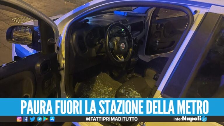 Sparano contro l'auto dei vigilantes per rubare le pistole a Napoli