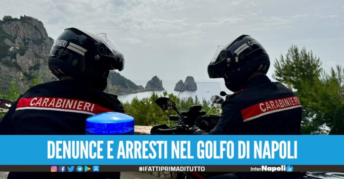 Isole del Golfo di Napoli già invase da turisti, sanzionate 11 barche per violazioni al codice di navigazione