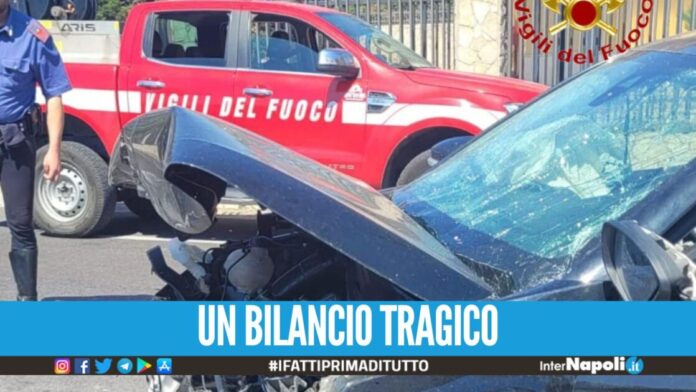 Incidente frontale a Eboli, morti 3 napoletani dopo lo scontro