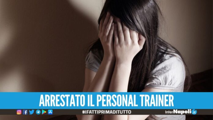 Follia a Pianura, picchia l'ex davanti la scuola della figlia