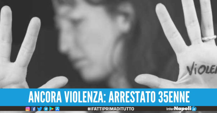 Vergogna a Napoli, colpisce l'ex in strada con un pugno in faccia poi la minaccia di morte