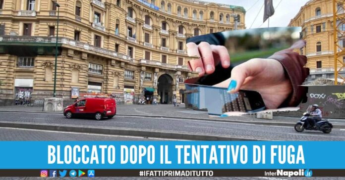 scippa il cellulare napoli