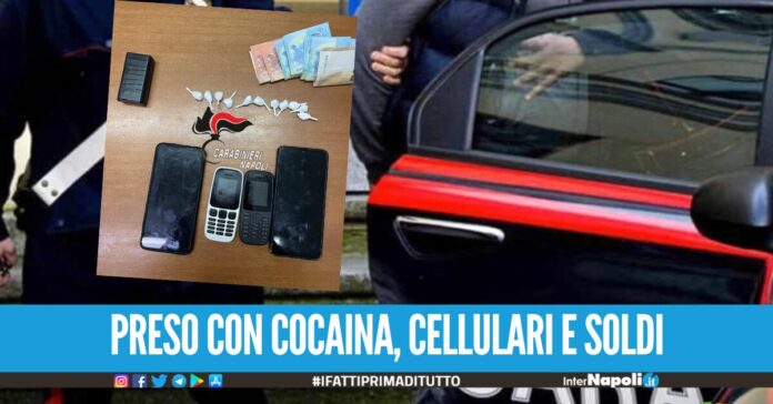 Spaccio nel parcheggio del centro commerciale a Giugliano, preso pusher 41enne