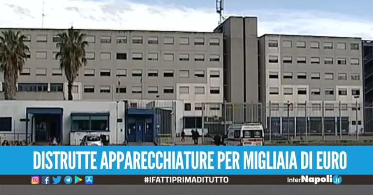 Tensione nel carcere di Secondigliano, detenuto dà in escandescenze