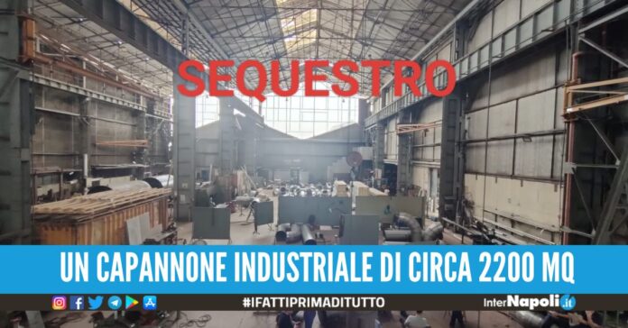 Fabbrica abusiva scoperta a Napoli, sequestrati strumenti e macchinari