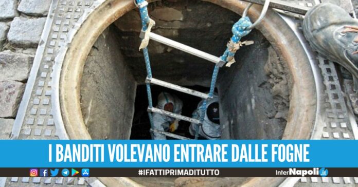 Banda del buco tenta il colpo alla posta a Giugliano, trovato il tunnel