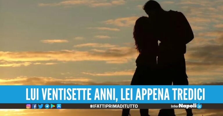 Fratellastri beccati a far sesso dai genitori
