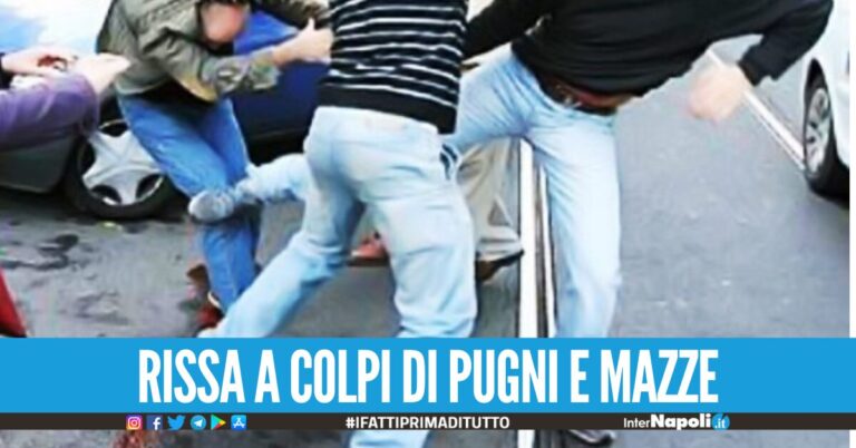 “Chiur sto canciell!”. Furibonda rissa tra in un condominio a Giugliano, 3 denunciati