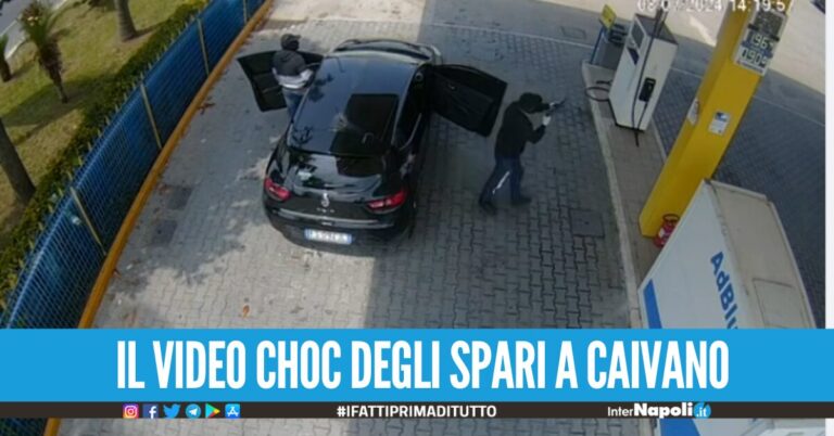 Il video degli spari a Caivano nella pompa di benzina, in azione due banditi con kalashnikov e pistole