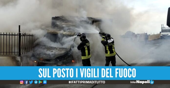 furgone in fiamme appia