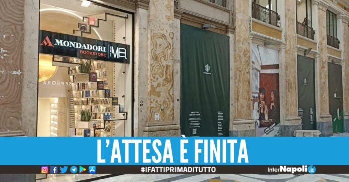 La Mondadori in Galleria Umberto aprirà lunedì 5 agosto. Era stata chiusa dalla Polizia Locale di Napoli il 18 maggio scorso. 